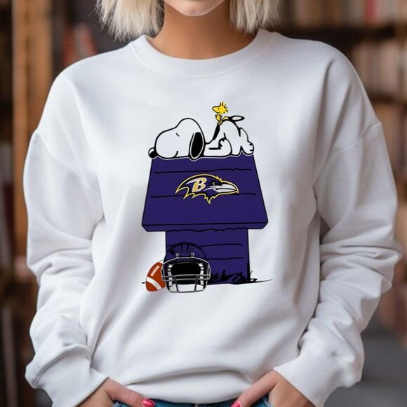 Baltimore Ravens Snoopy Woodstock Crewneck Sweatshirt Peanuts NFL Fan Cozy 51 - Picture 1 of 5